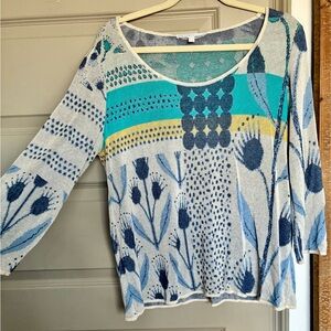 Diktons of Barcelona. Women’s light weight knit sweater.